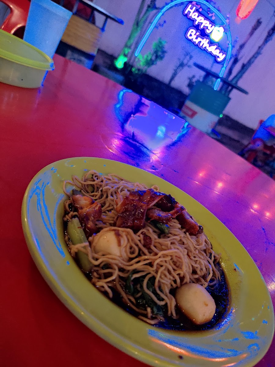 Whatever'La Cafeteria 随便啦｜小红灯