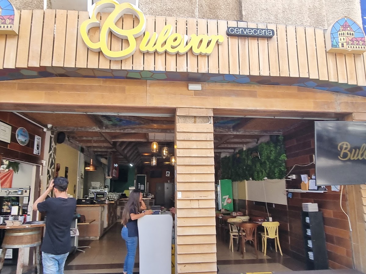 Cervecería Leffe Bulevar