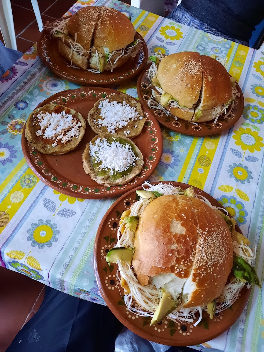 ANTOJITOS ºLUISAº