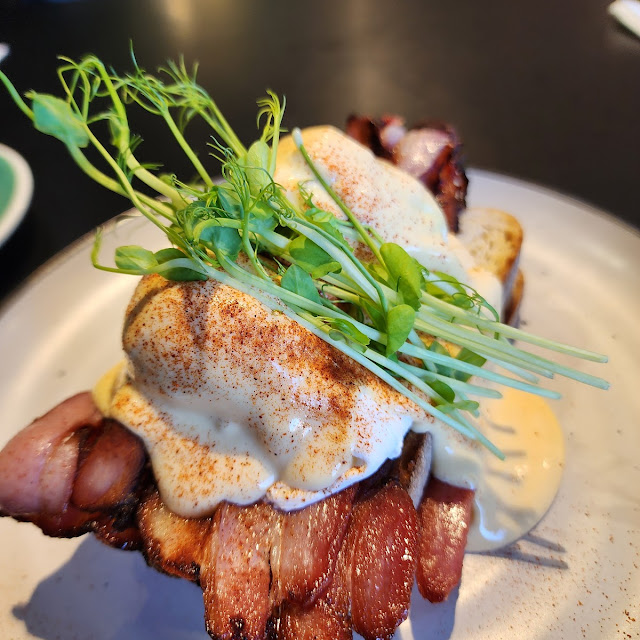 Eggs Benedict