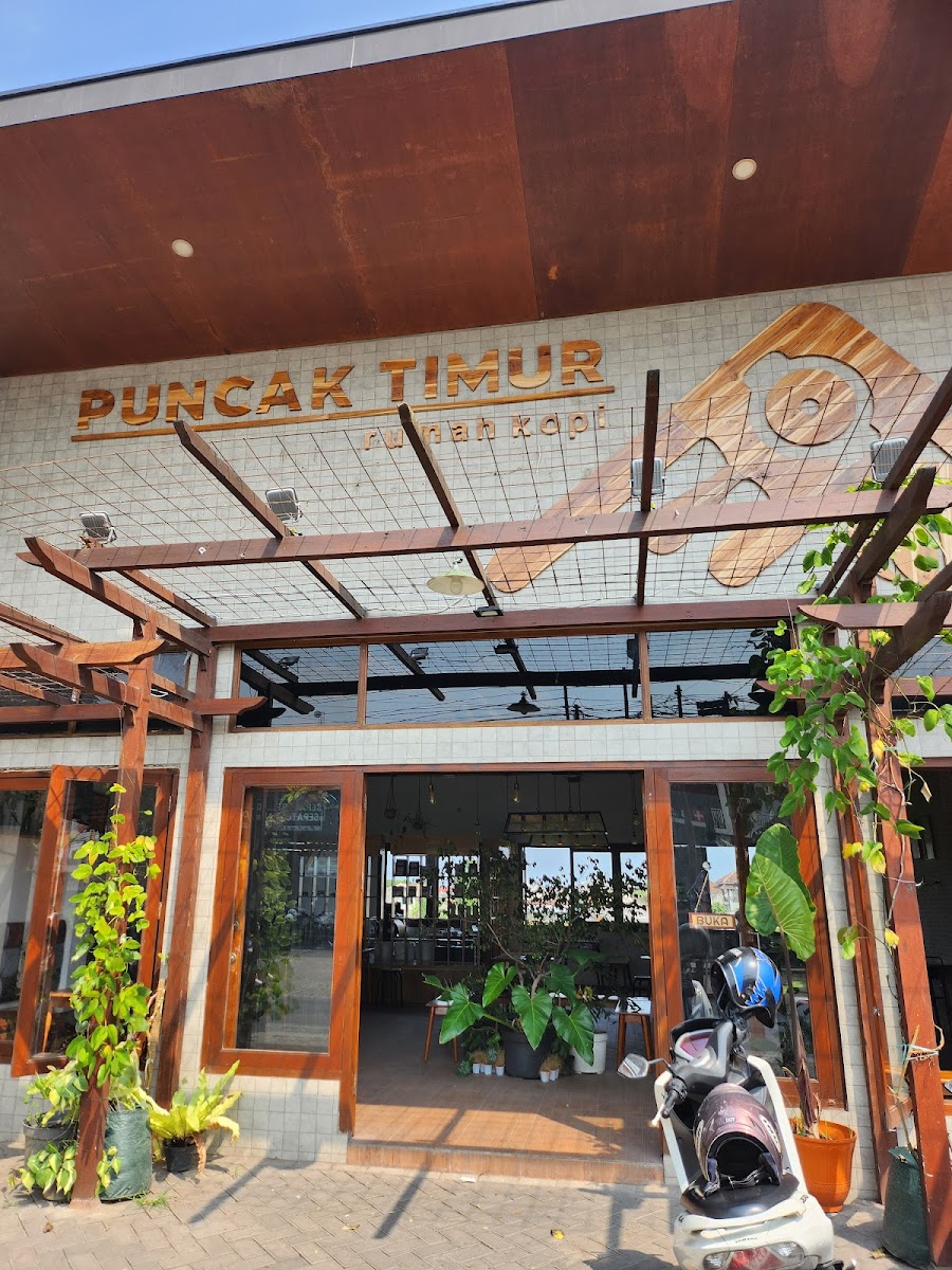 Puncak Timur