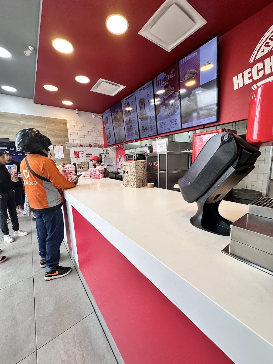 KFC Plaza Bella Huinalá