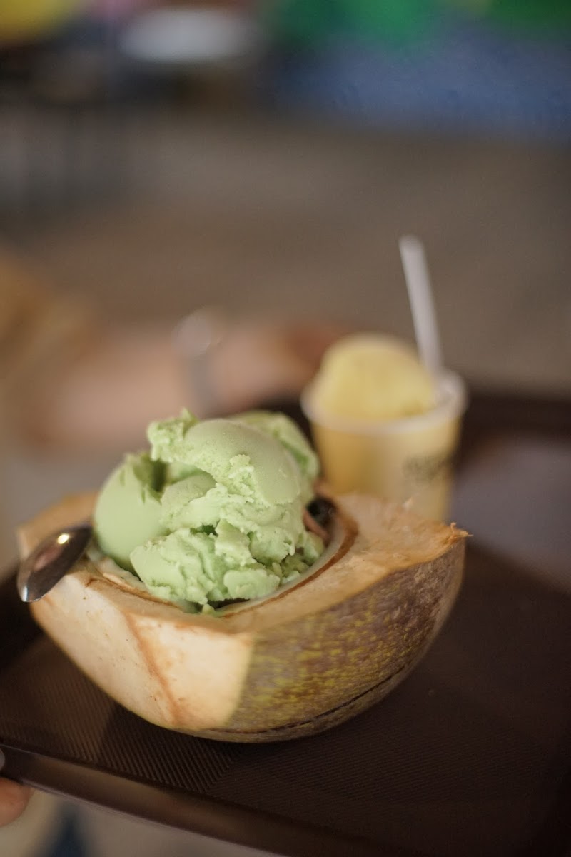 RUANG ES KRIM