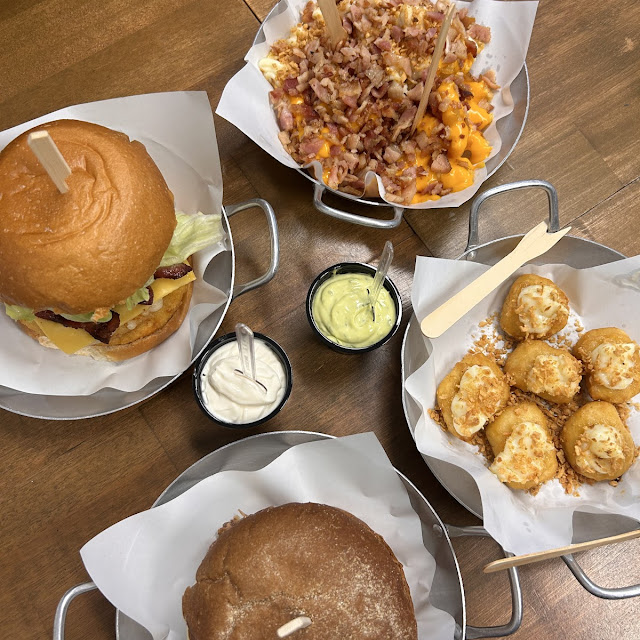 Burger da Patroa Costela Burger Crocanchicken E Batata Suprema