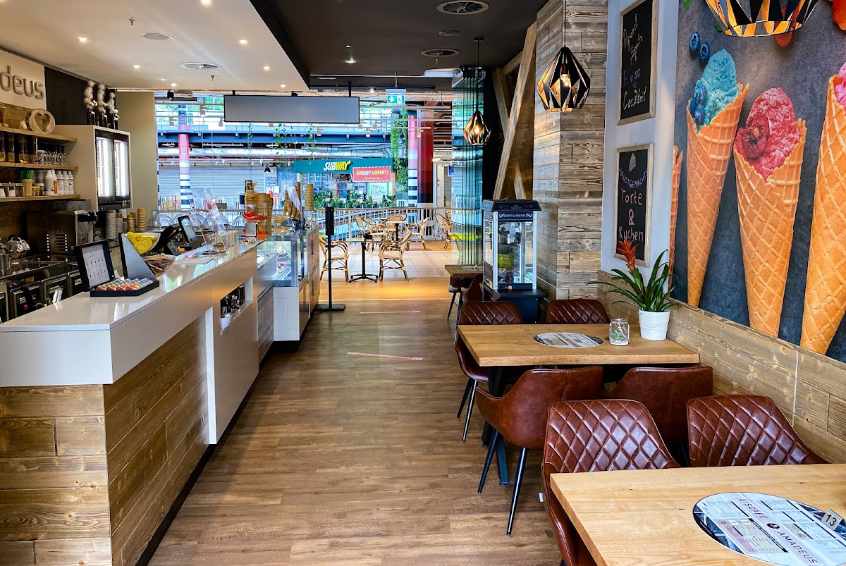 AMADEUS Eiscafé