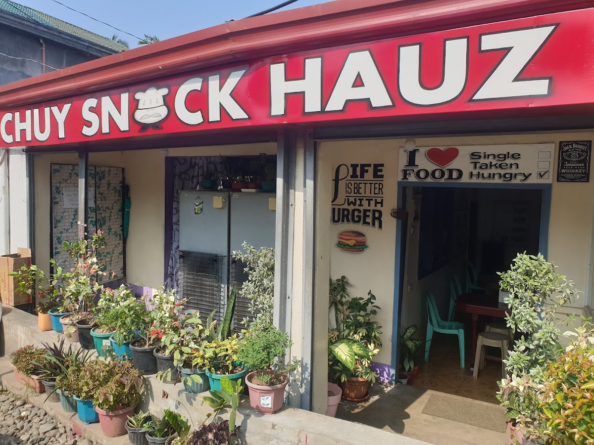 Chuy snack hauz