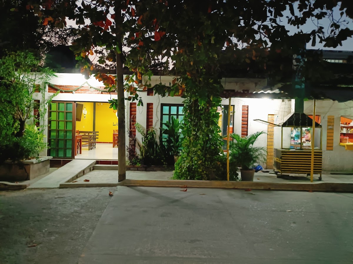 Cenaduria la abejita