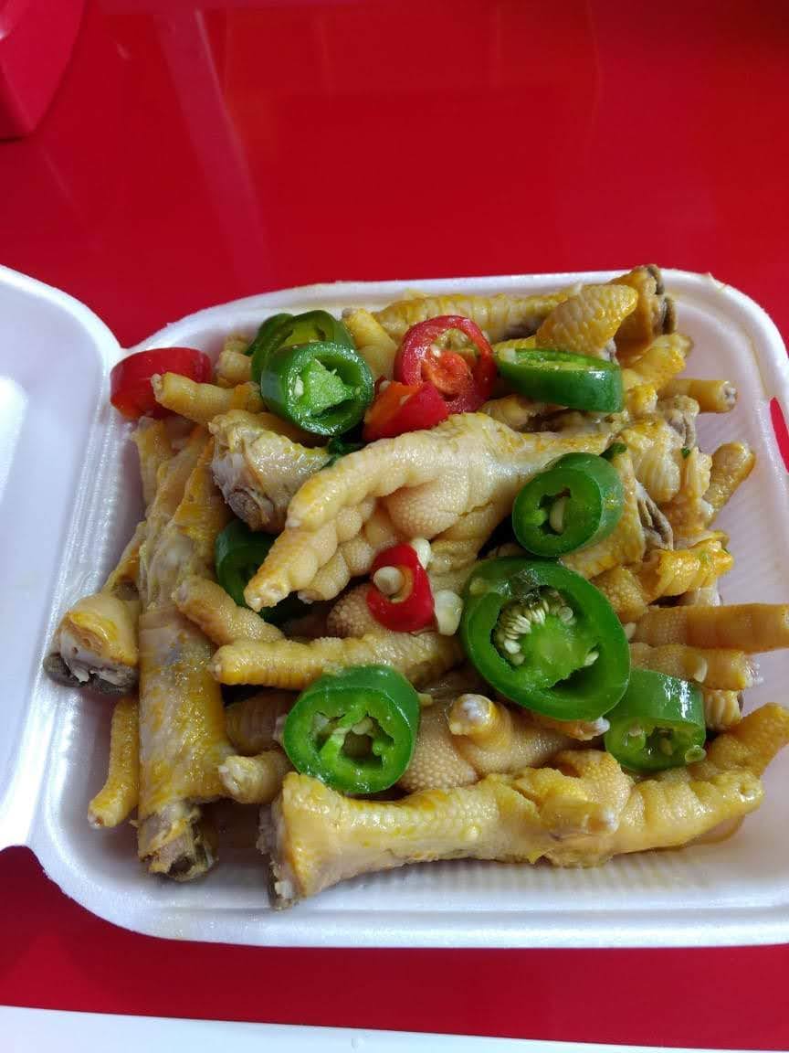 Elotes y Esquítes El Guero