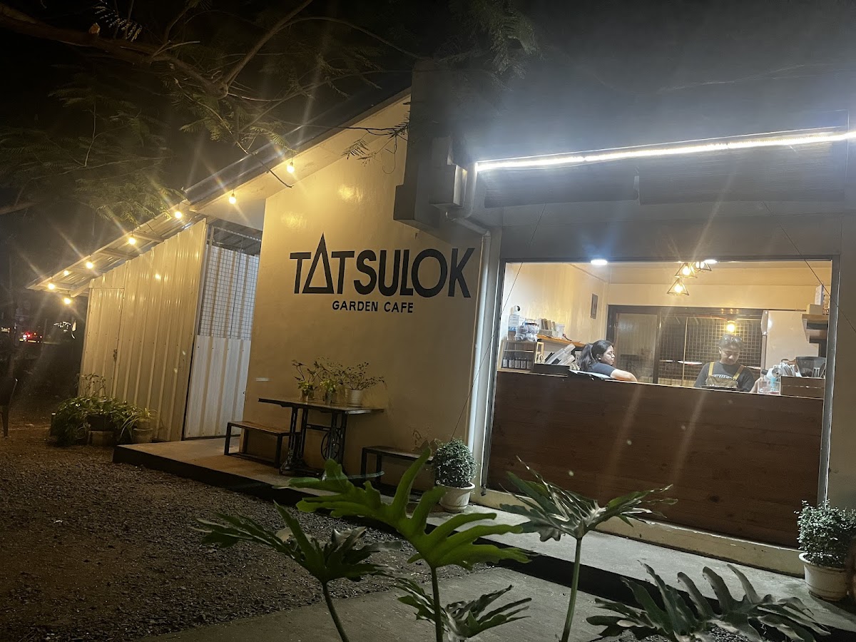 Tatsulok Garden Cafe