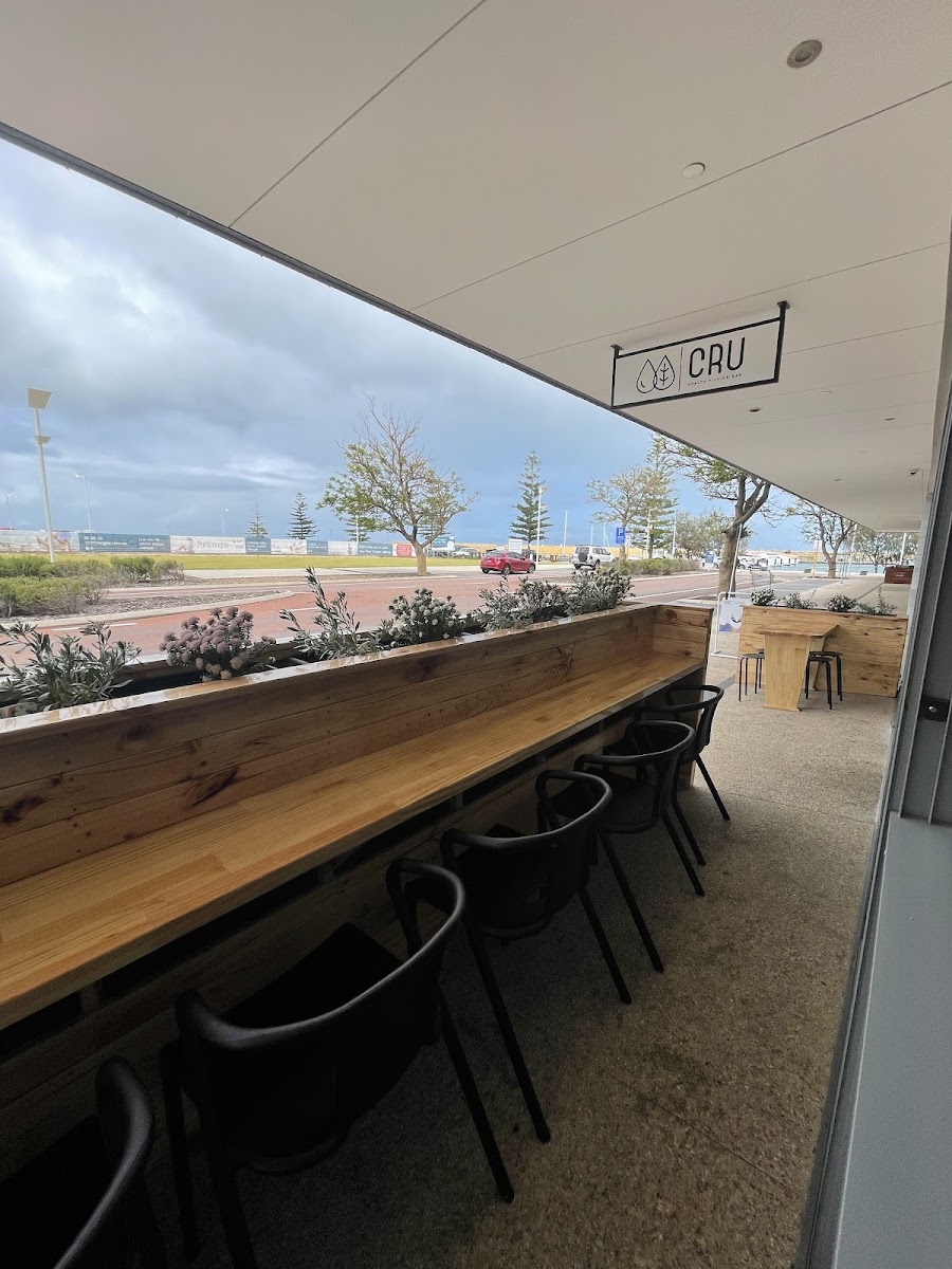 CRU Health + Juice Bar