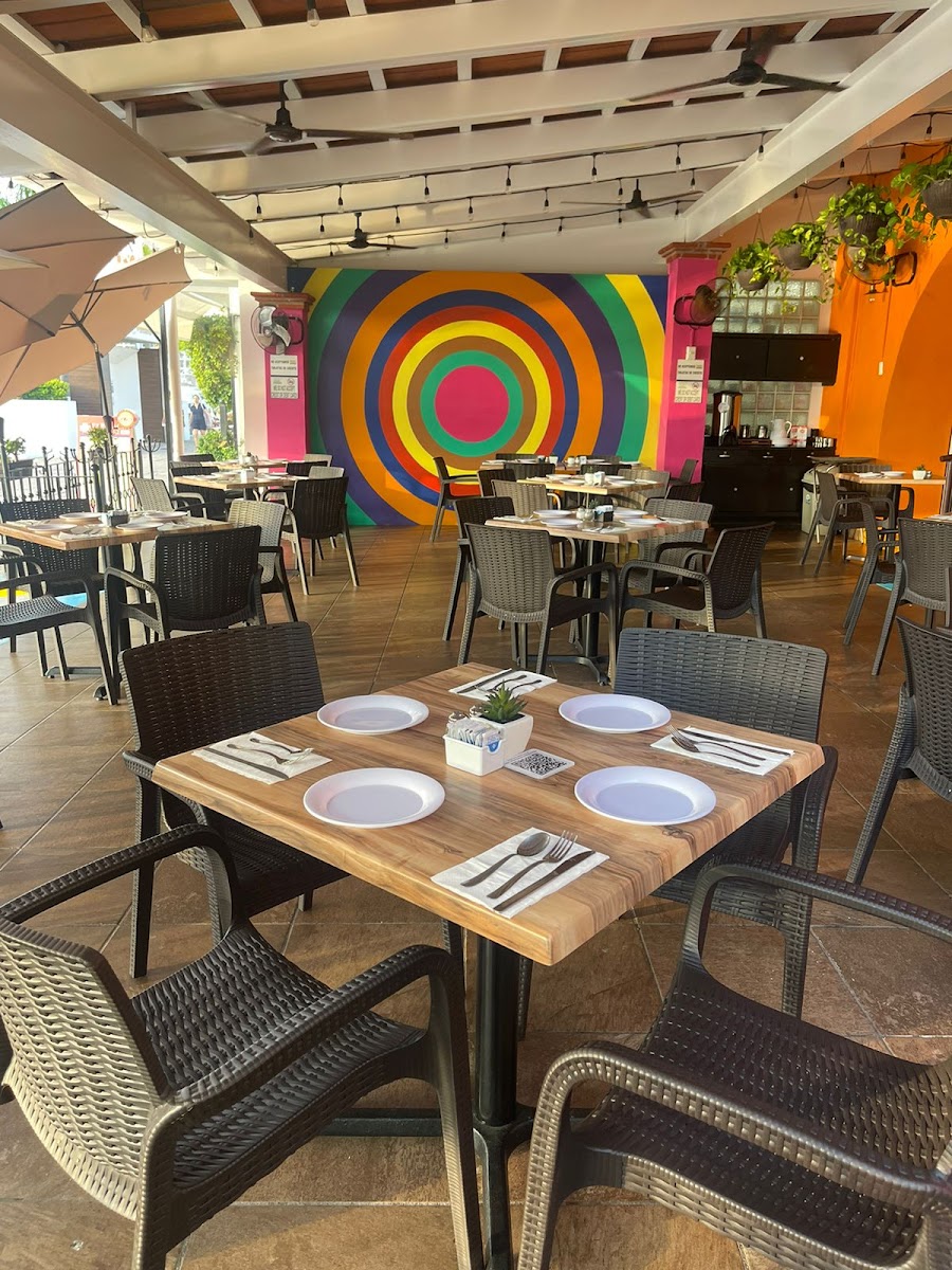 Victor's Place Cafe Tacuba