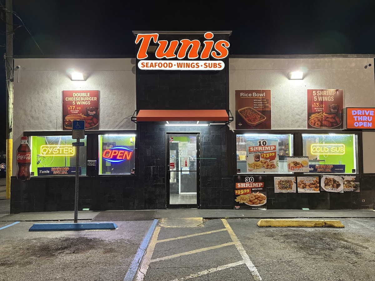 Tunis Seafood, Wings & Subs