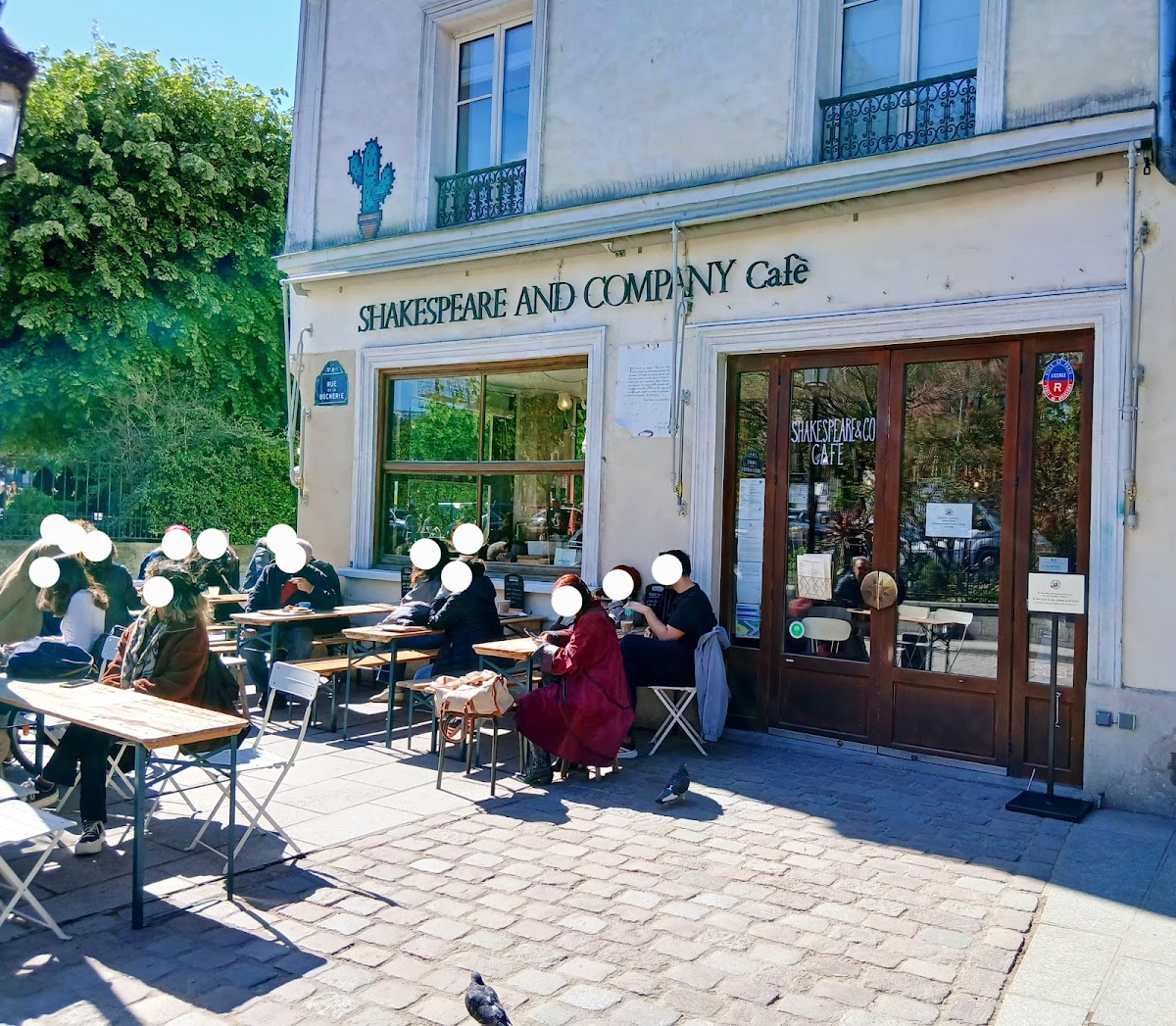 Shakespeare and Company Café