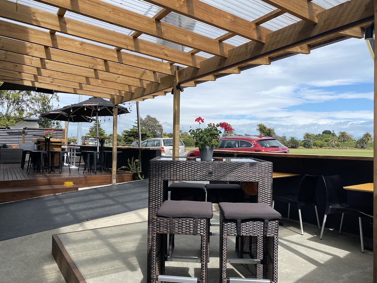 Catch 22 Cafe & Bar