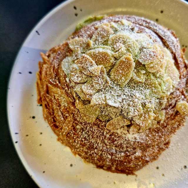 Pistachio Croissant