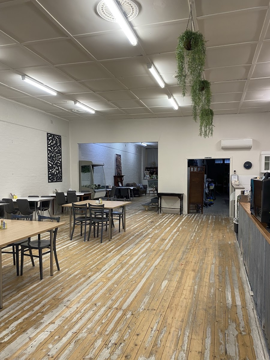 Little Guys Pizza & Cafe