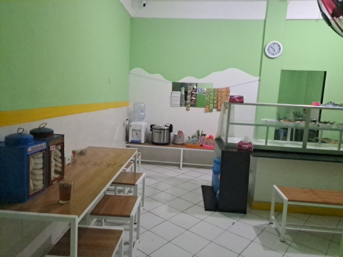 Warteg Kharisma Bahari Radjiman