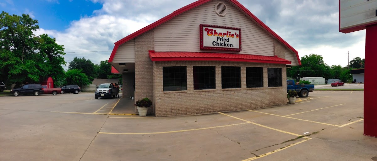 Charlie's Chicken & Bar-B-Que