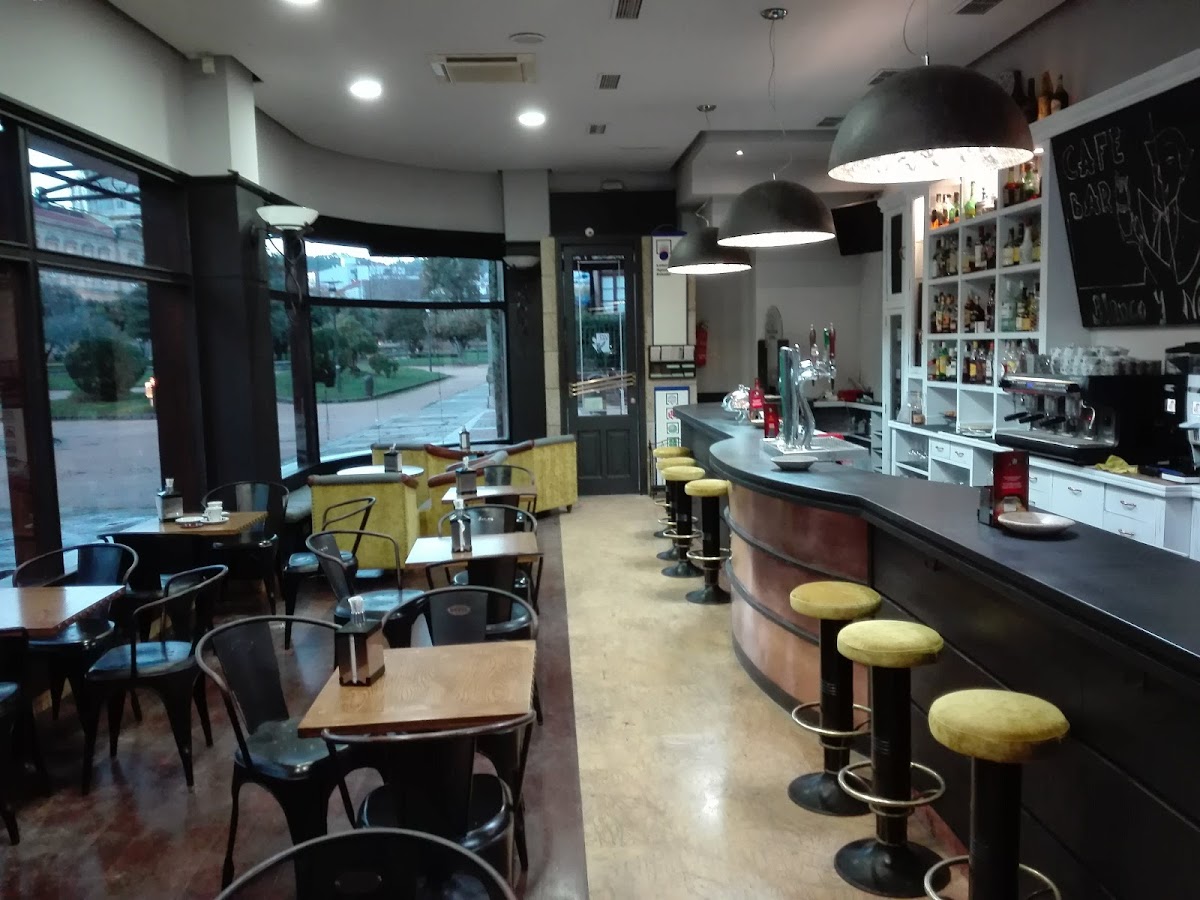 Cafetería Blanco Y Negro