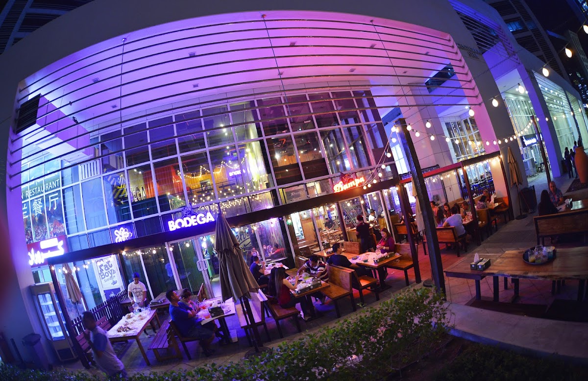 Dampa Seafood Grill - Dubai