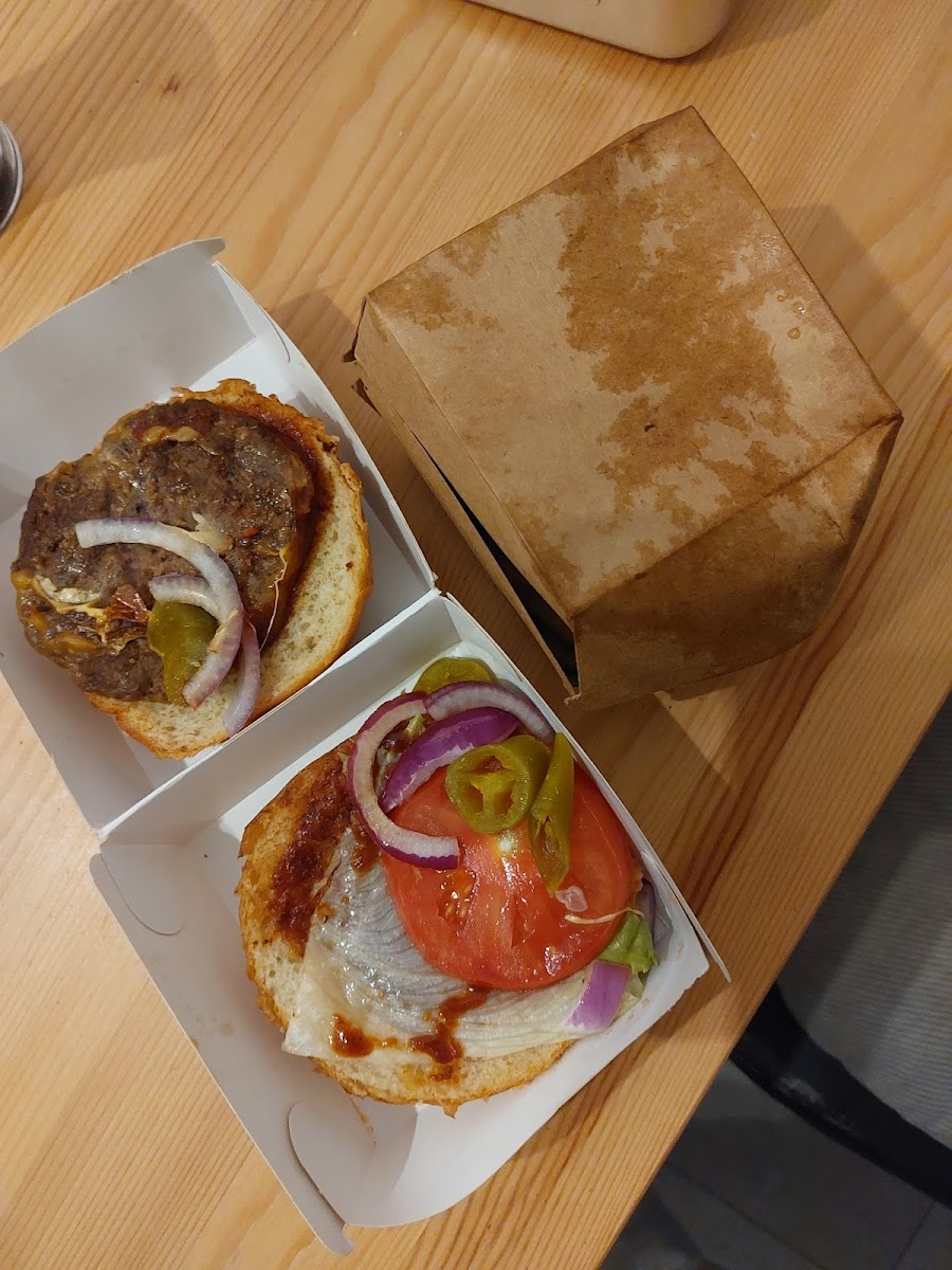 Teddy’s burger