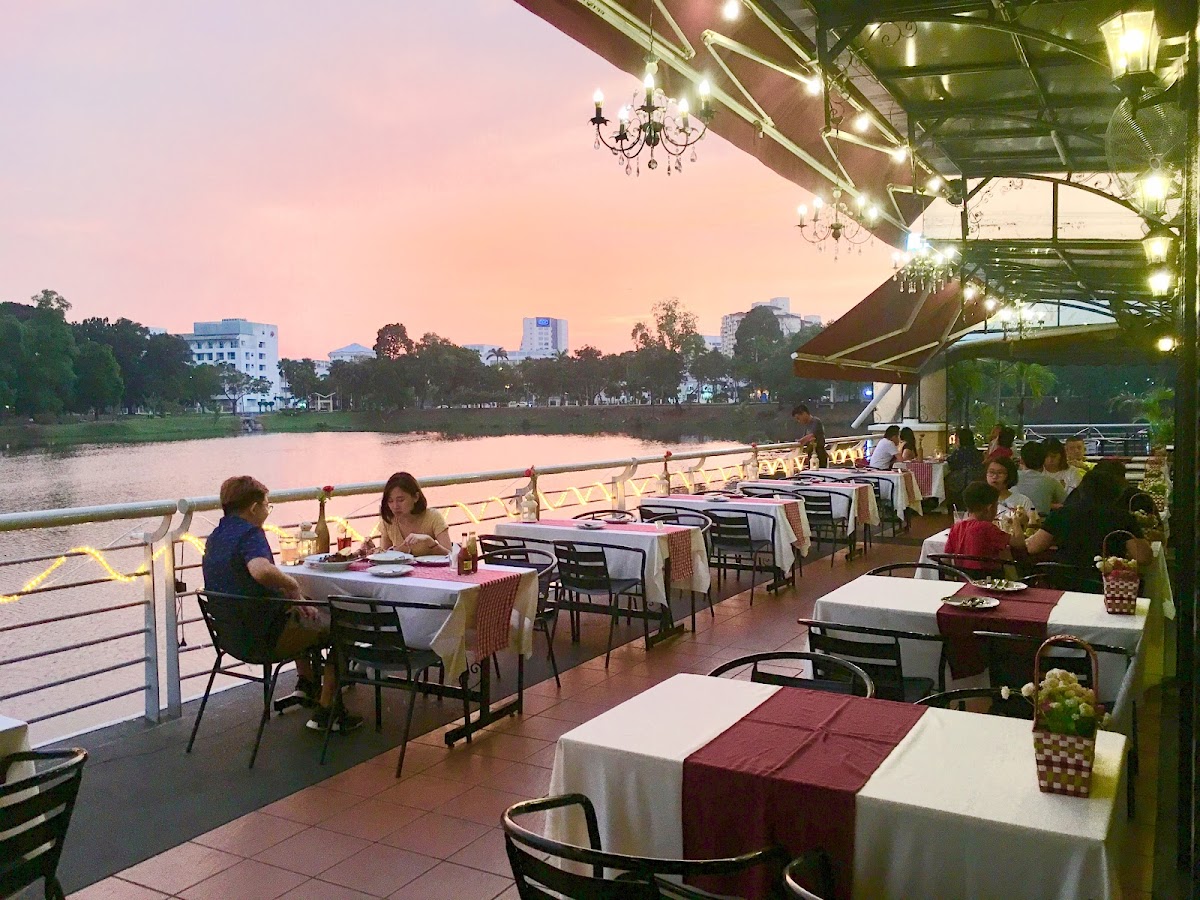 Secret Of Louisiana At The Lake Restaurant