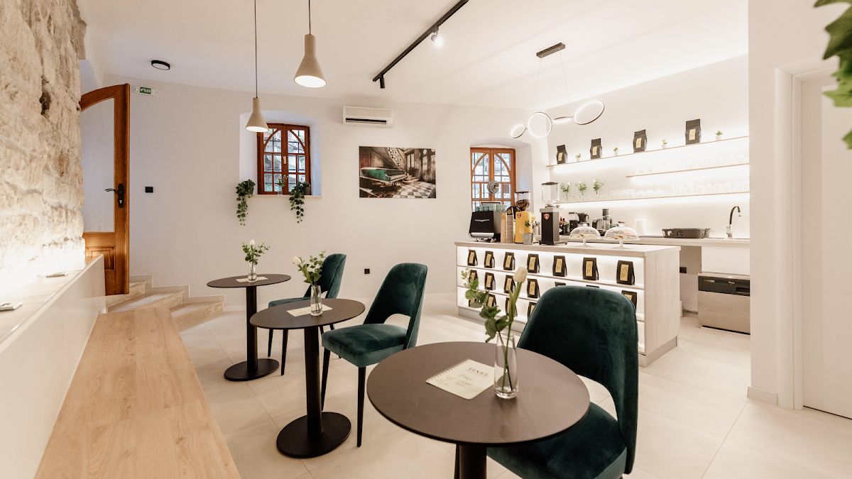 Tinel Specialty Coffee Shop - Trogir
