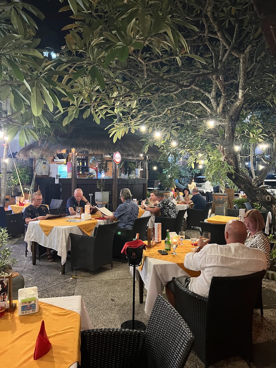 Cockatoo International Bar & Restaurant Nusa Dua