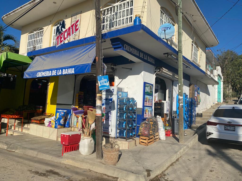 Mini súper de la Bahía