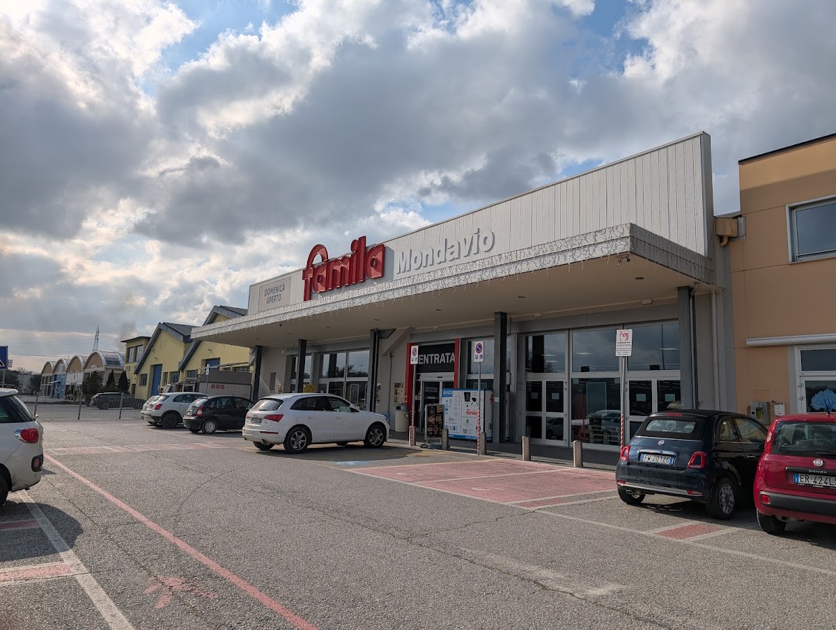 Supermercato Famila Mondavio