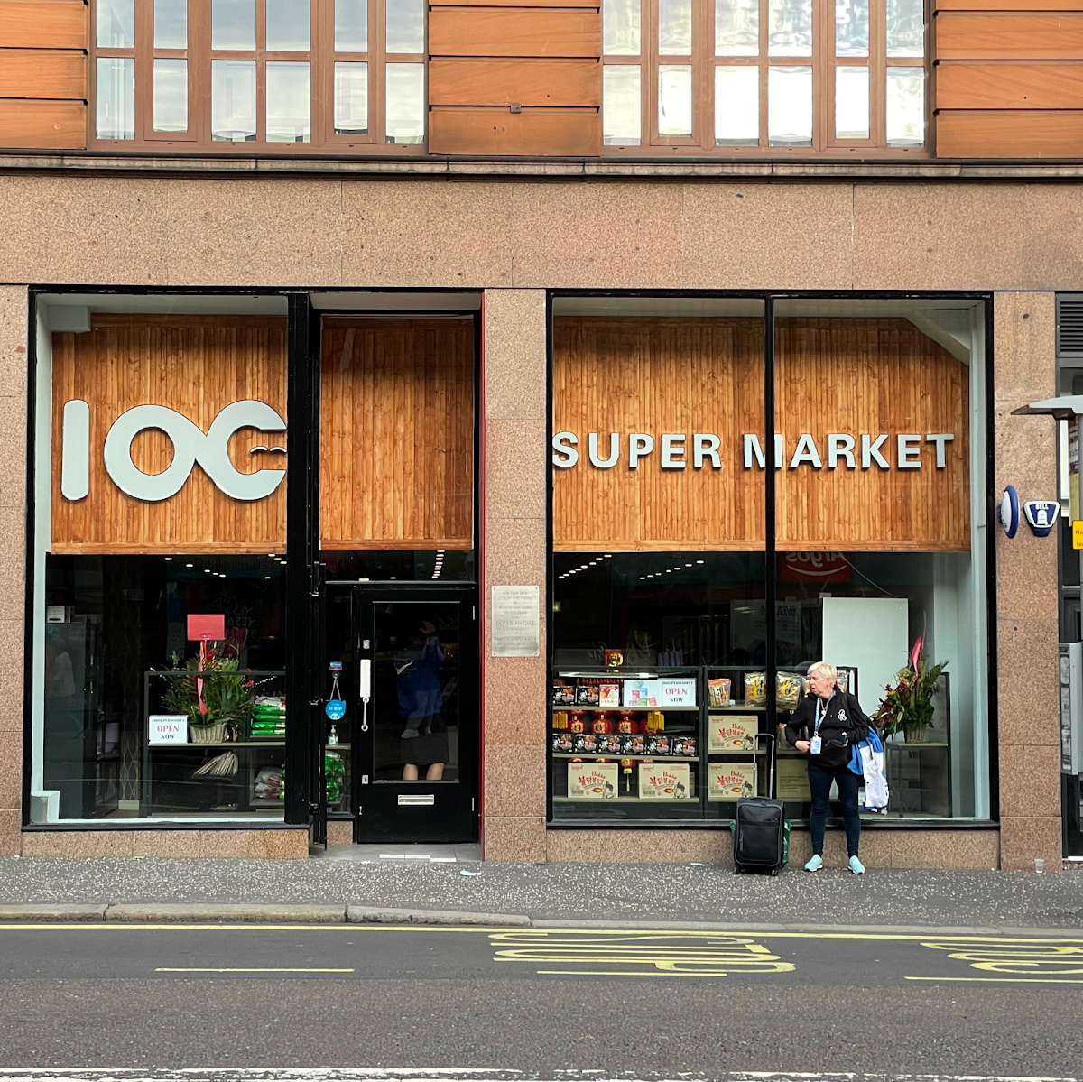 100 Supermarket