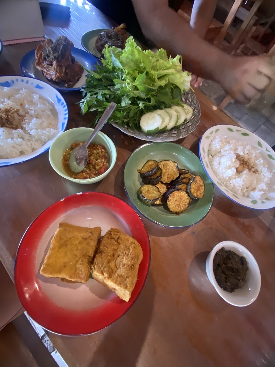 WM.ARTO MORO AYAM & BEBEK GORENG