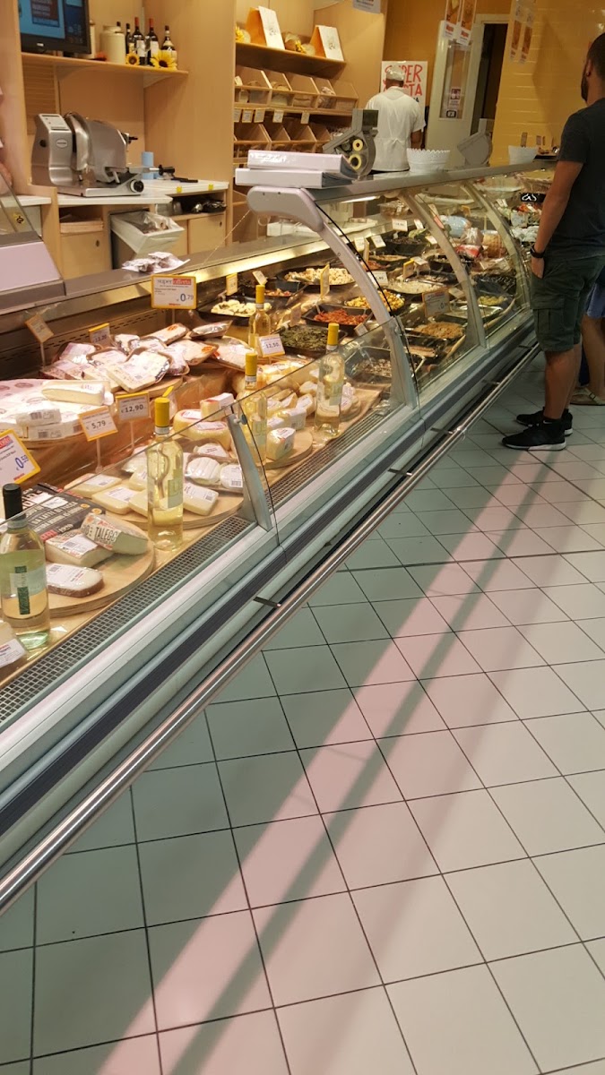 Migross Market Montano