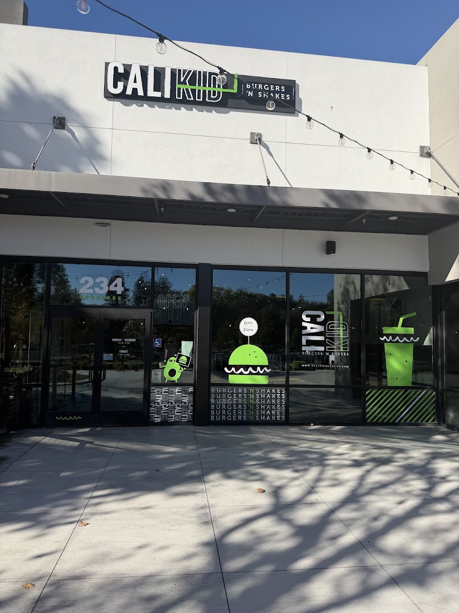 CaliKid Burgers 'n Shakes