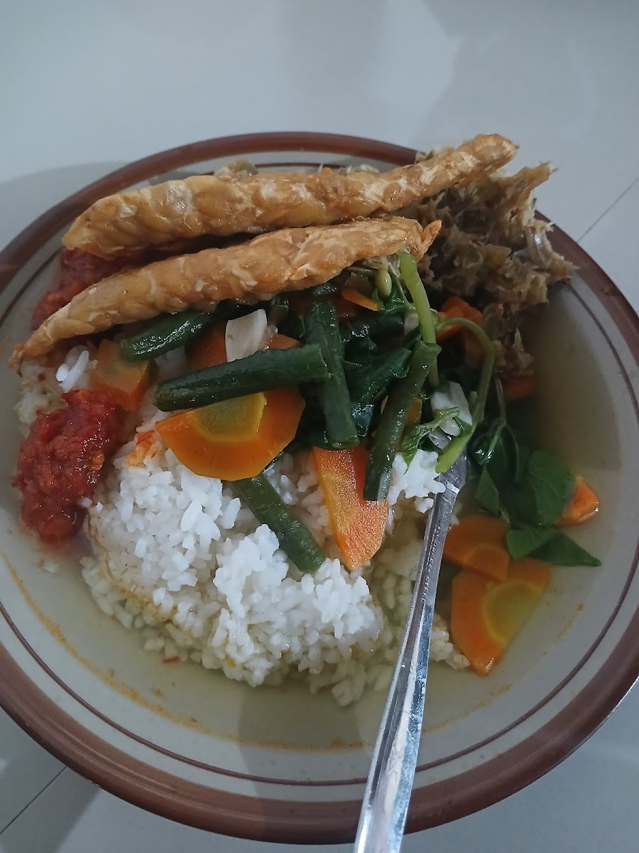 Warung Prasmanan 'Bu Murti'
