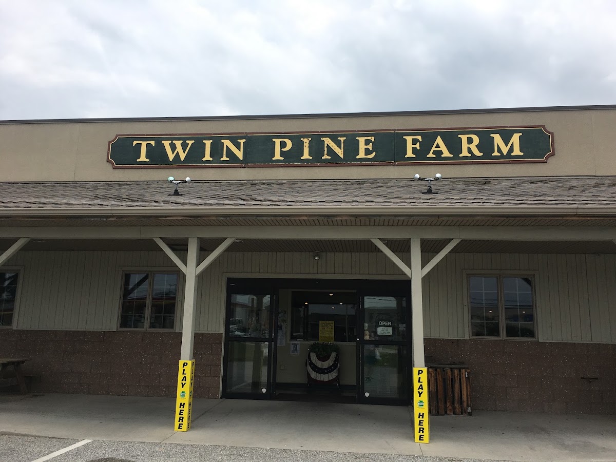 Twin Pine Farm Country Store