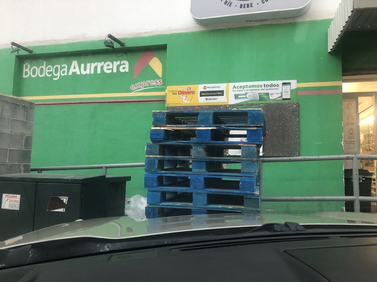 Bodega Aurrera Express, Eloy Cavazos