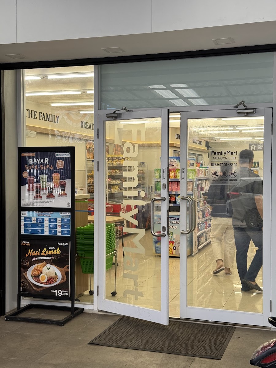Family Mart Meruya Ilir