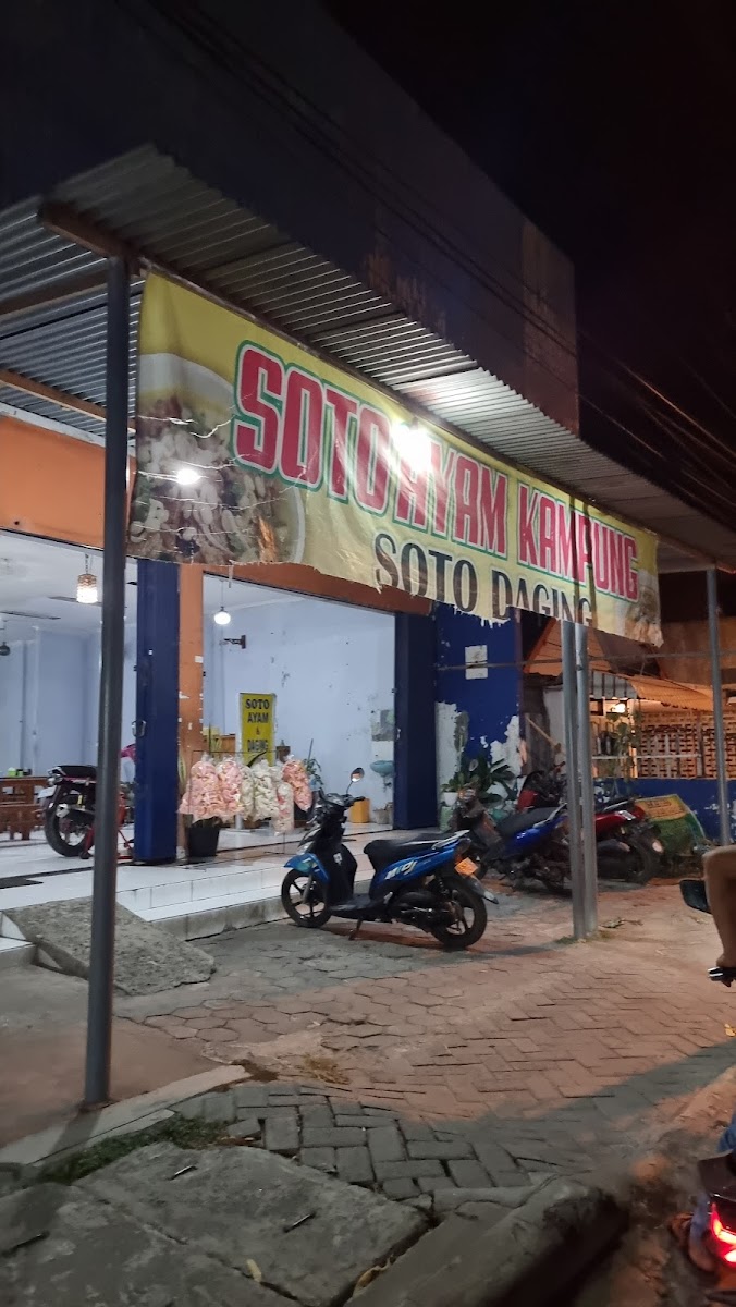 Soto Ayam dan Daging Cak Farid Ngoro