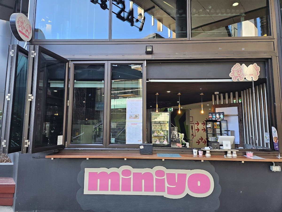 MINIYO FROYO + ONIGIRI BAR