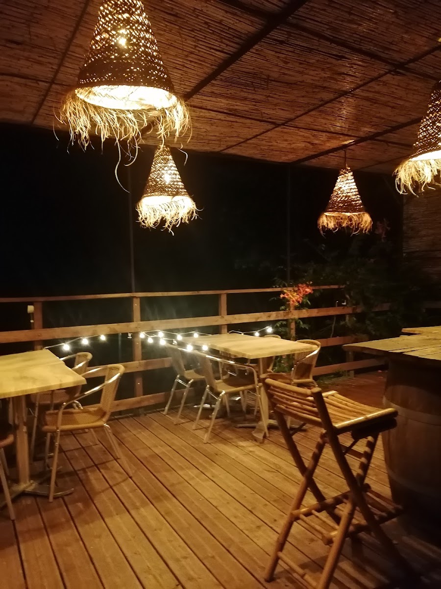 Resto-café ' Ô pieds dans l'eau'