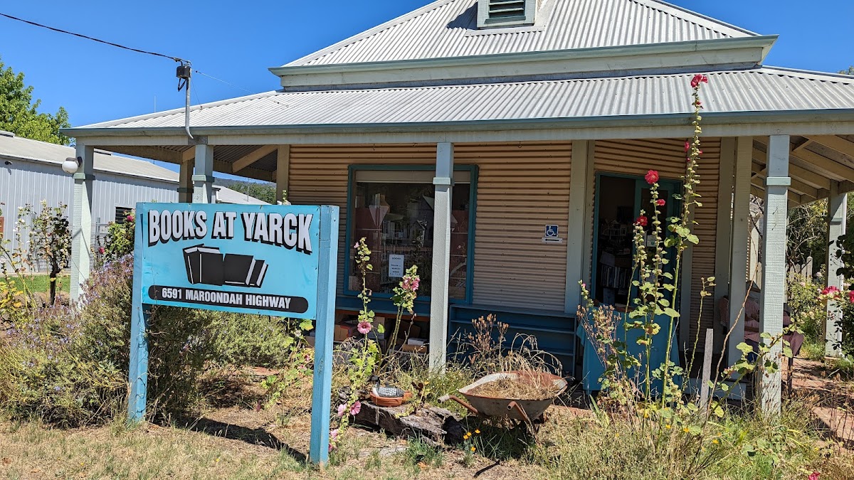 Giddy Goat Cafe & Yarck Cottage Accommodation