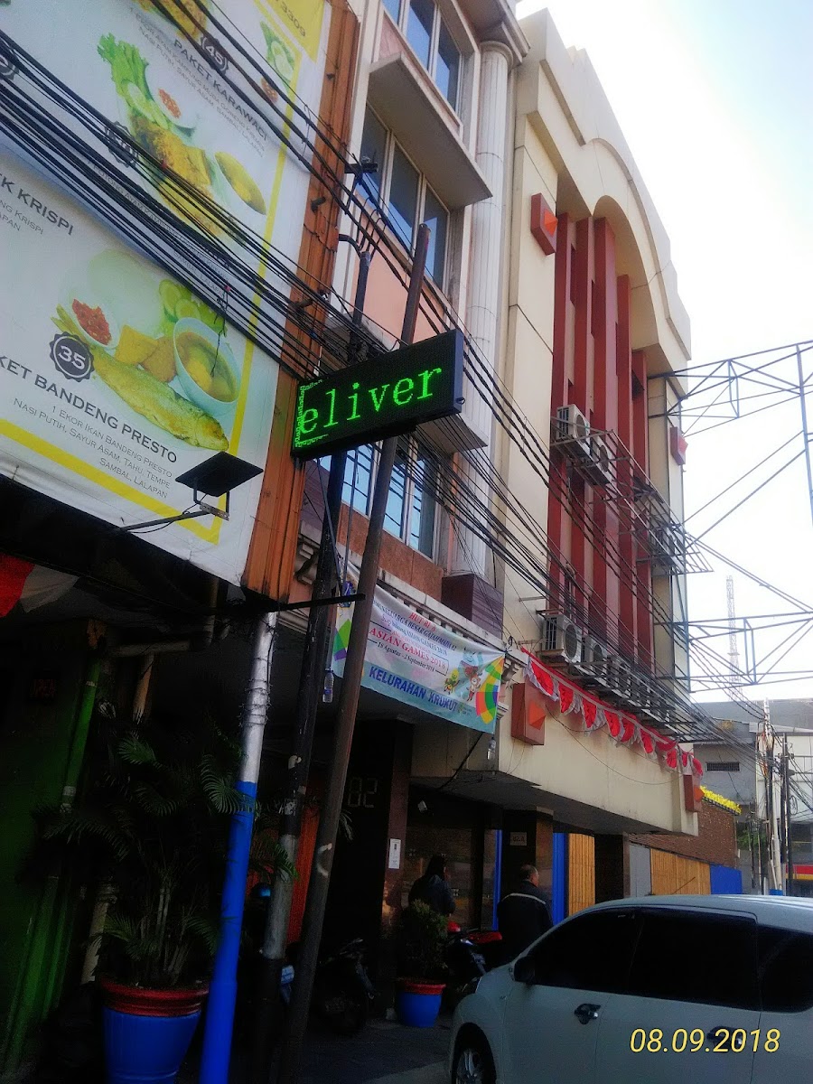 Ayam goreng Karawaci