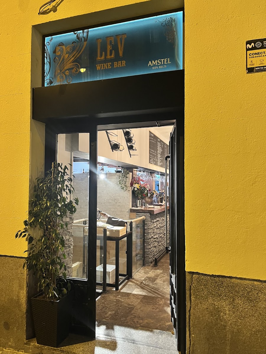 La Escalera del Vino - Vinoteca Restaurante