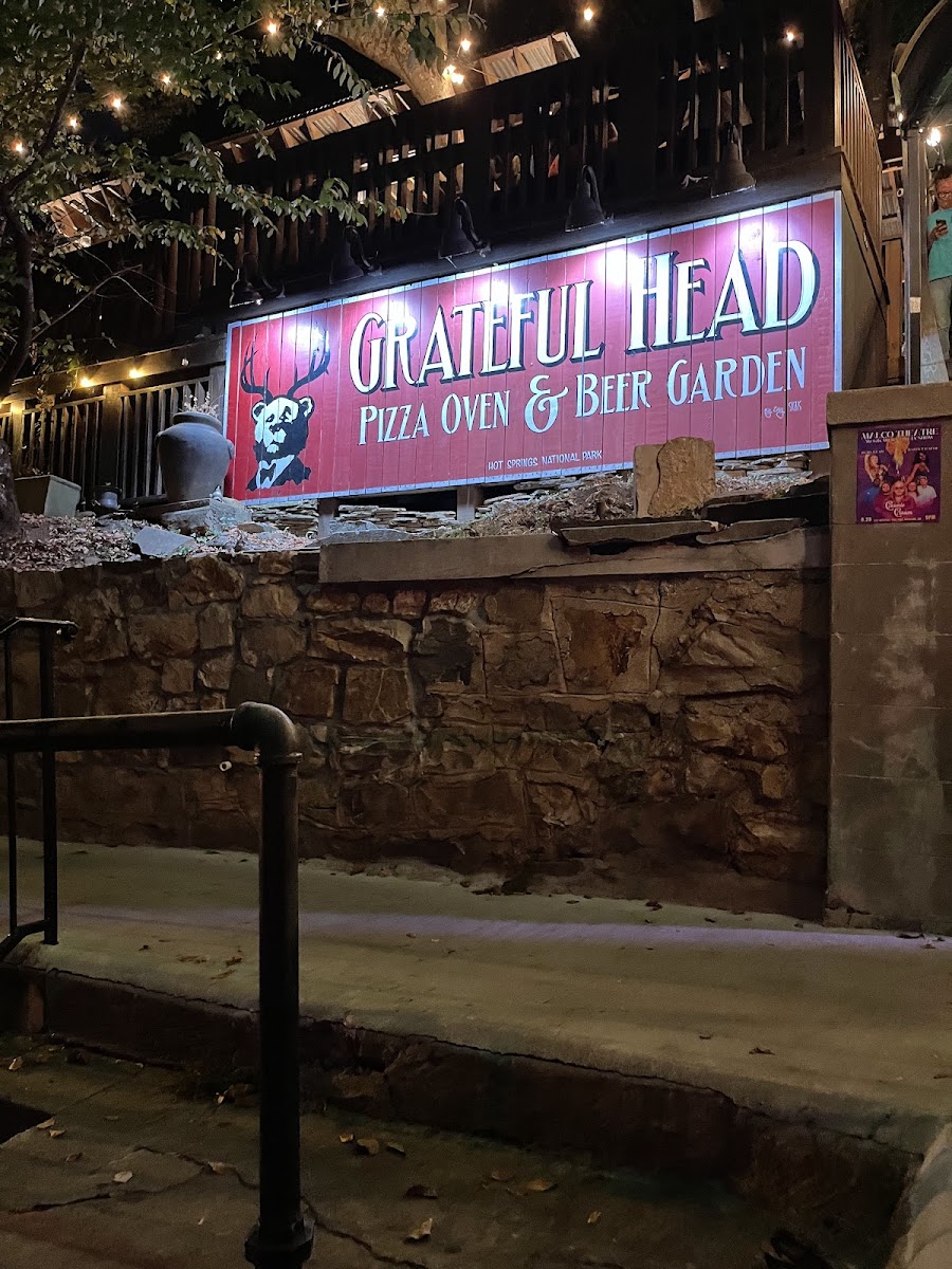 Grateful Head Pizza Oven & Tap Room