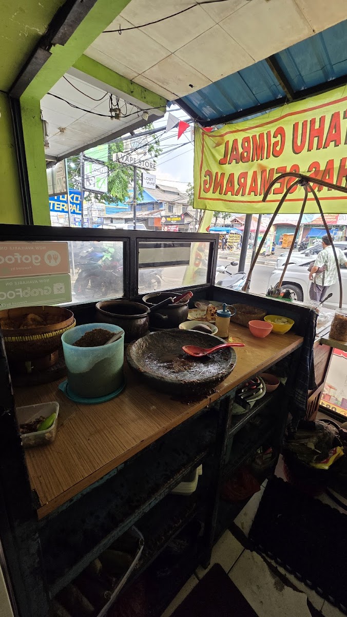 Nasi Gandul Khas Pati & Tahu Gimbal