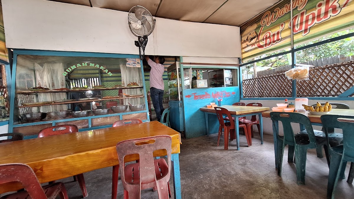 Warung Bu Upik