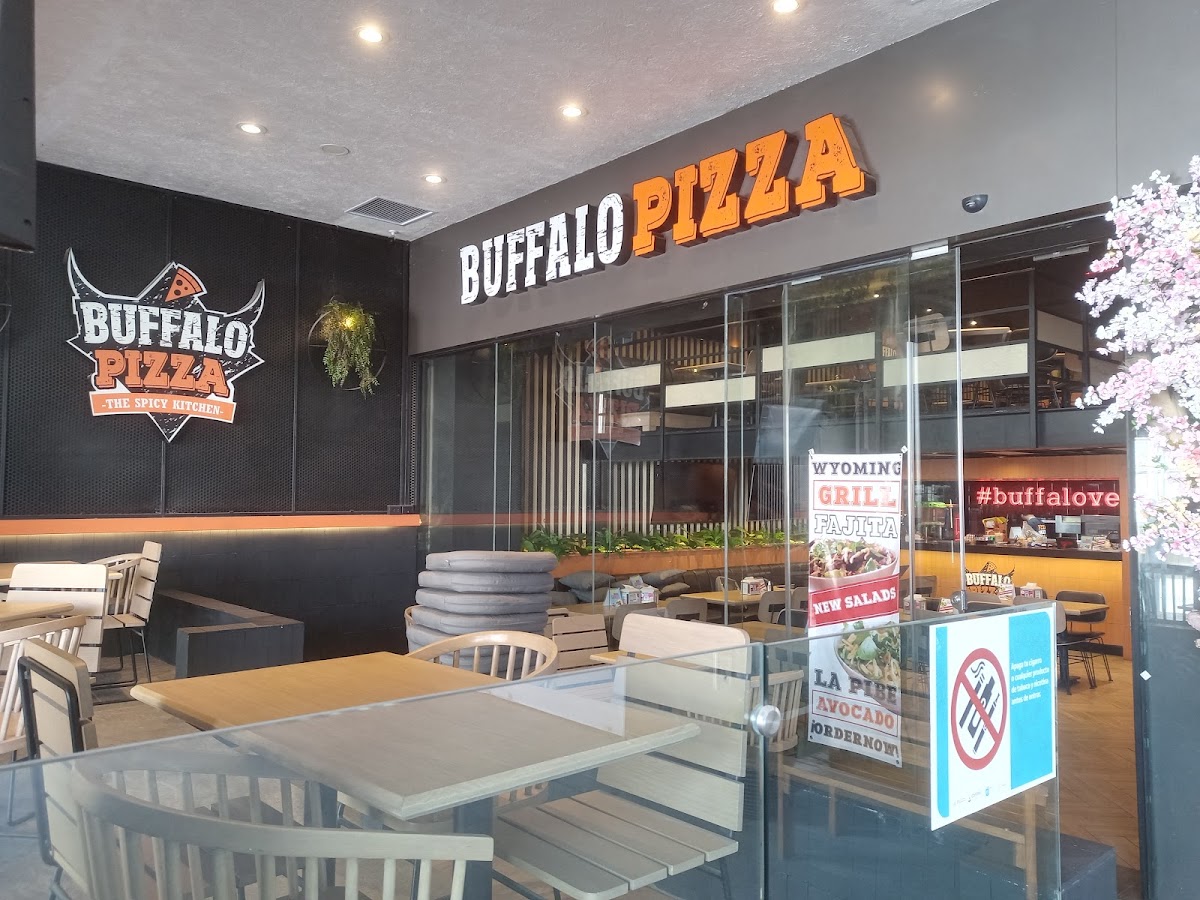Buffalo Pizza Plaza Tec