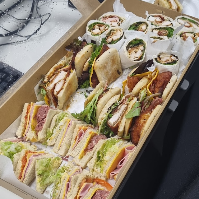 The Mixed Catering Box