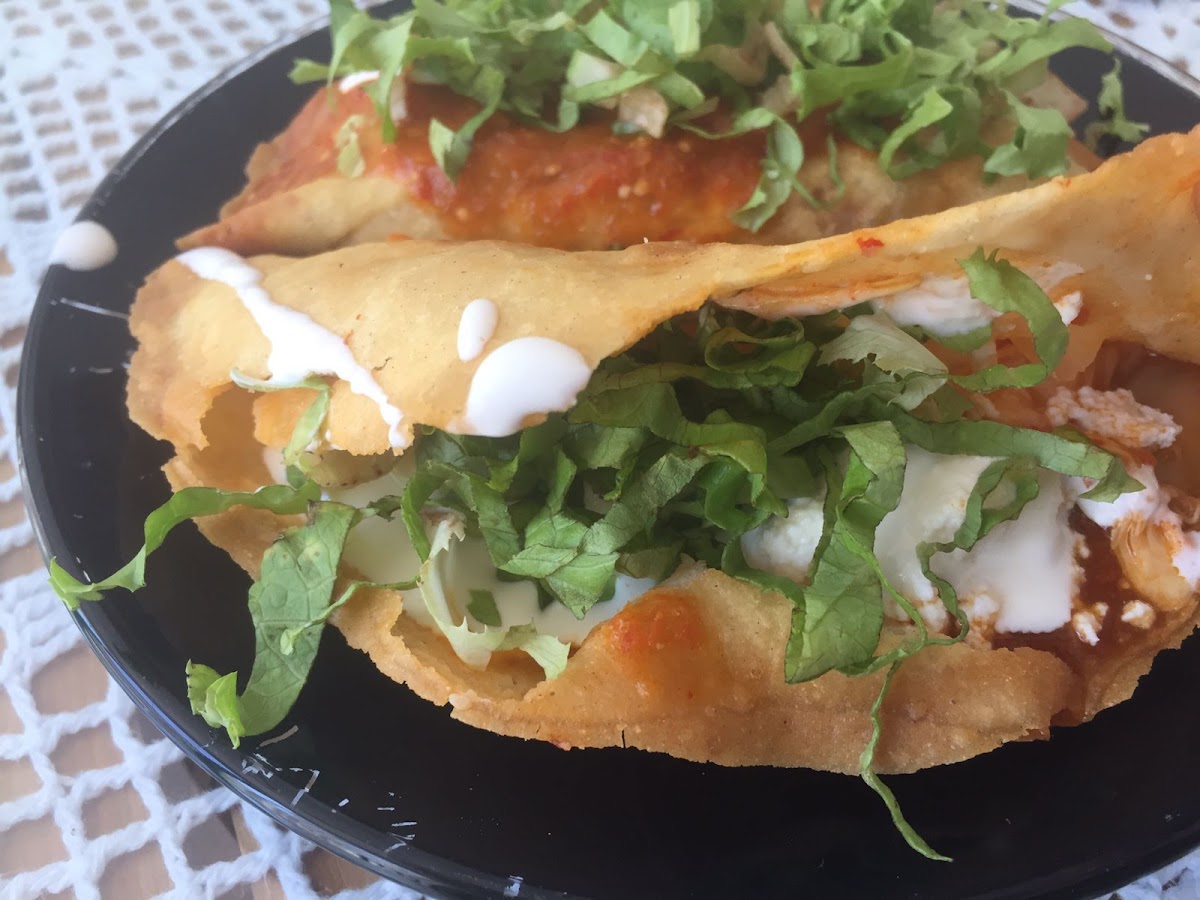 Quesadillas Fritas y Chilaquiles Quekaz-coatl